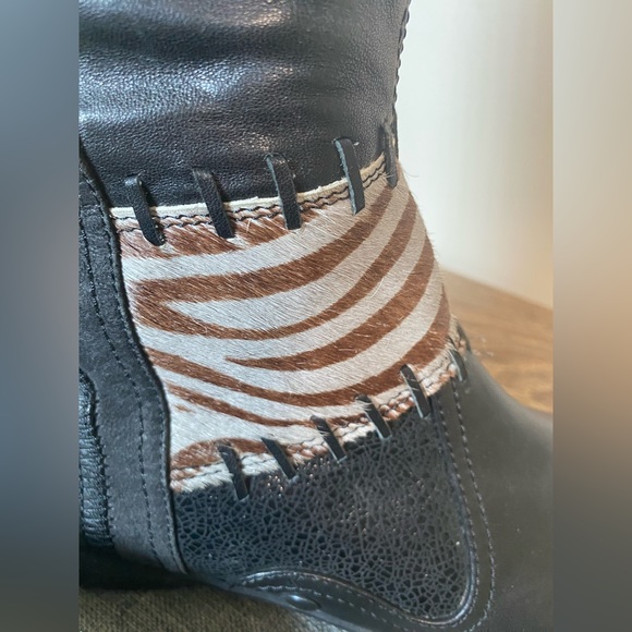 Mam’Zelle (Size 6) Tall Patterned Leather with Stitch Detail Knee High Boots - Picture 3 of 8